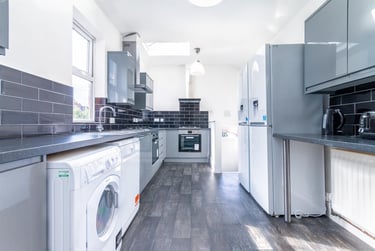 6 bed house, Coniston Avenue, Jesmond, Newcastle, NE23EY - Image 1